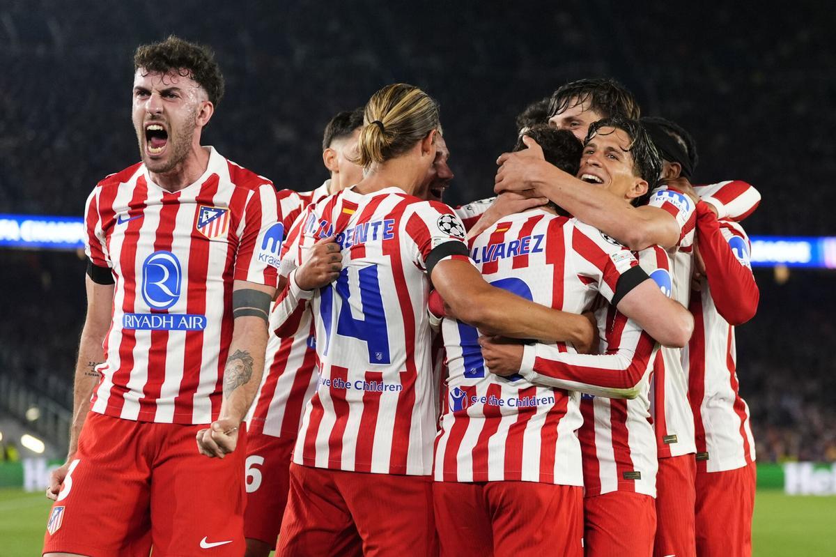 Atletico players celebrate the 0-1 goal during the Champions League quarter-final first leg match between FC Barcelona and Atletico Madrid at Camp Nou stadium in Barcelona, Spain, 8 April 2026. EFE/Siu Wu