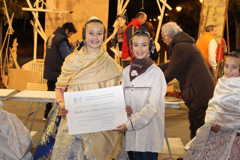 Entrega de los certificados de la Unesco a las Fallas infantiles