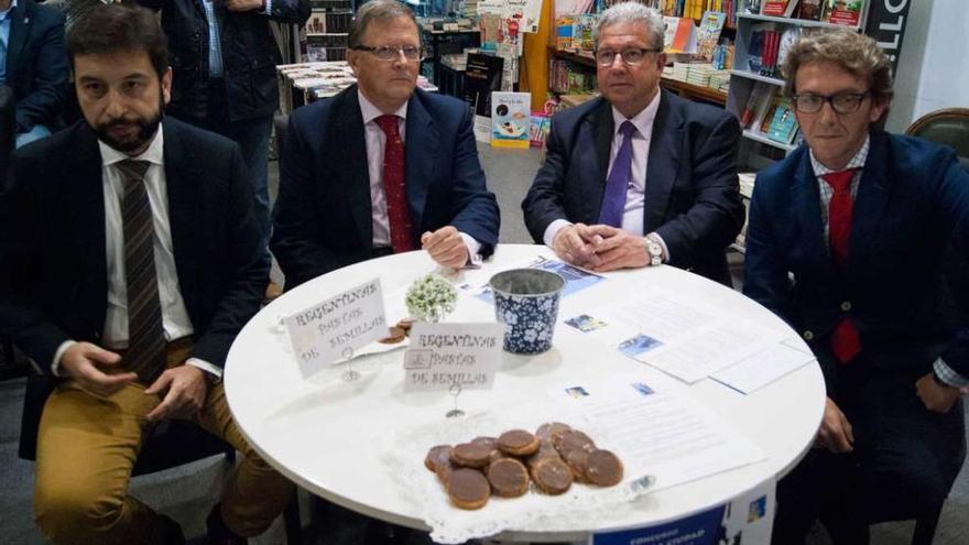 Por la izquierda, Germán López, José María Navia-Osorio, Félix Sánchez de Posada y Wenceslao Sánchez, ayer, en la presentación.