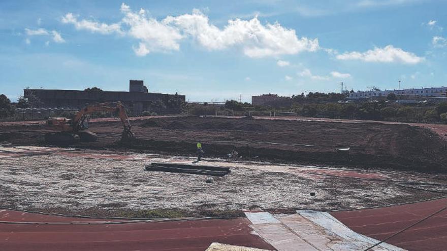 Avanzan las obras en el campo de fútbol de la ULL