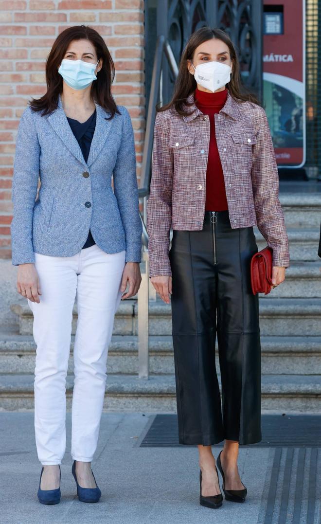 La reina Letizia en el acto 'Rompiendo Techos de Cristal: La mujer científica, del laboratorio al emprendimiento'