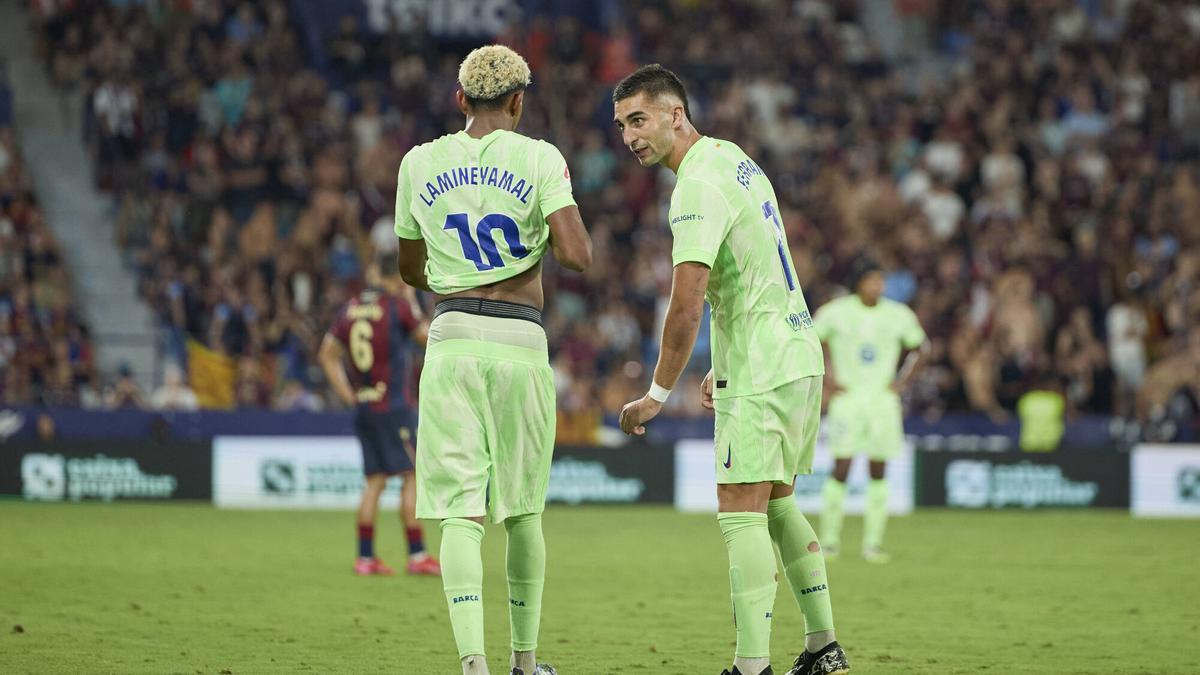 Ferran Torres:  "No me sorprende que la primera pregunta sea sobre Lamine."