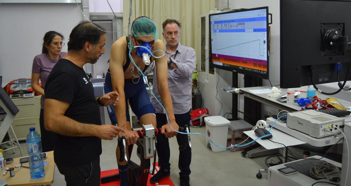 El conjunto de Padrón cerró 2025 como líder del ránking sub-23 de la Federación Española de Ciclismo tras firmar 26 victorias individuales. | FDV