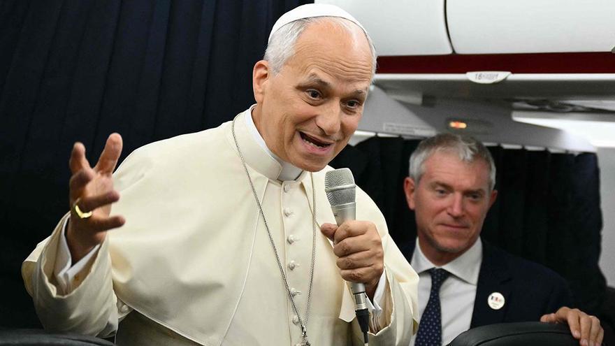 León XIV habla sobre el desahucio de Maricarmen en el avión papal