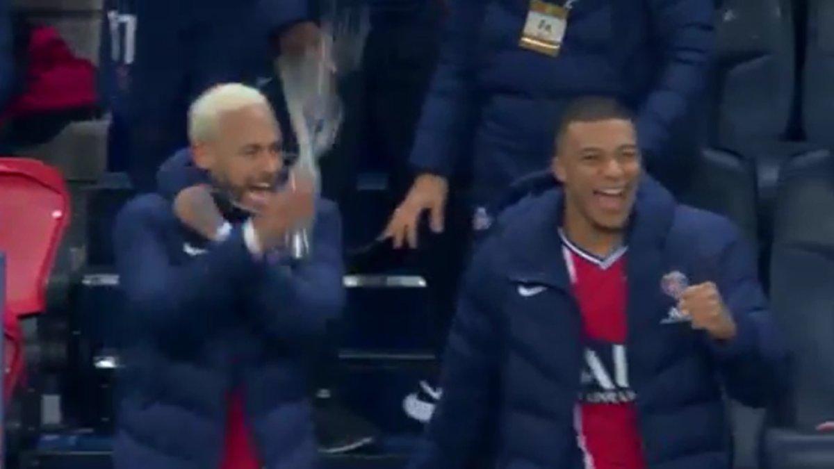 Neymar y Mbappé al final del PSG-RB Lepizig de la Champions 2020/21