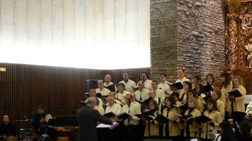 La formación en su actuación del domingo en la basílica de la Virgen del Camino.