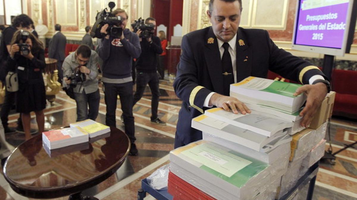 La documentación de los Presupuestos Generales del Estado para el 2015, este martes en el Congreso.