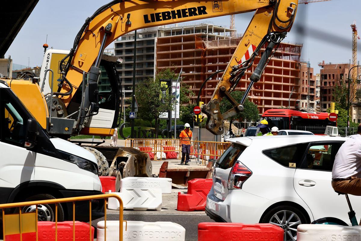 En imágenes I Continúan las obras en varias calles de Zaragoza
