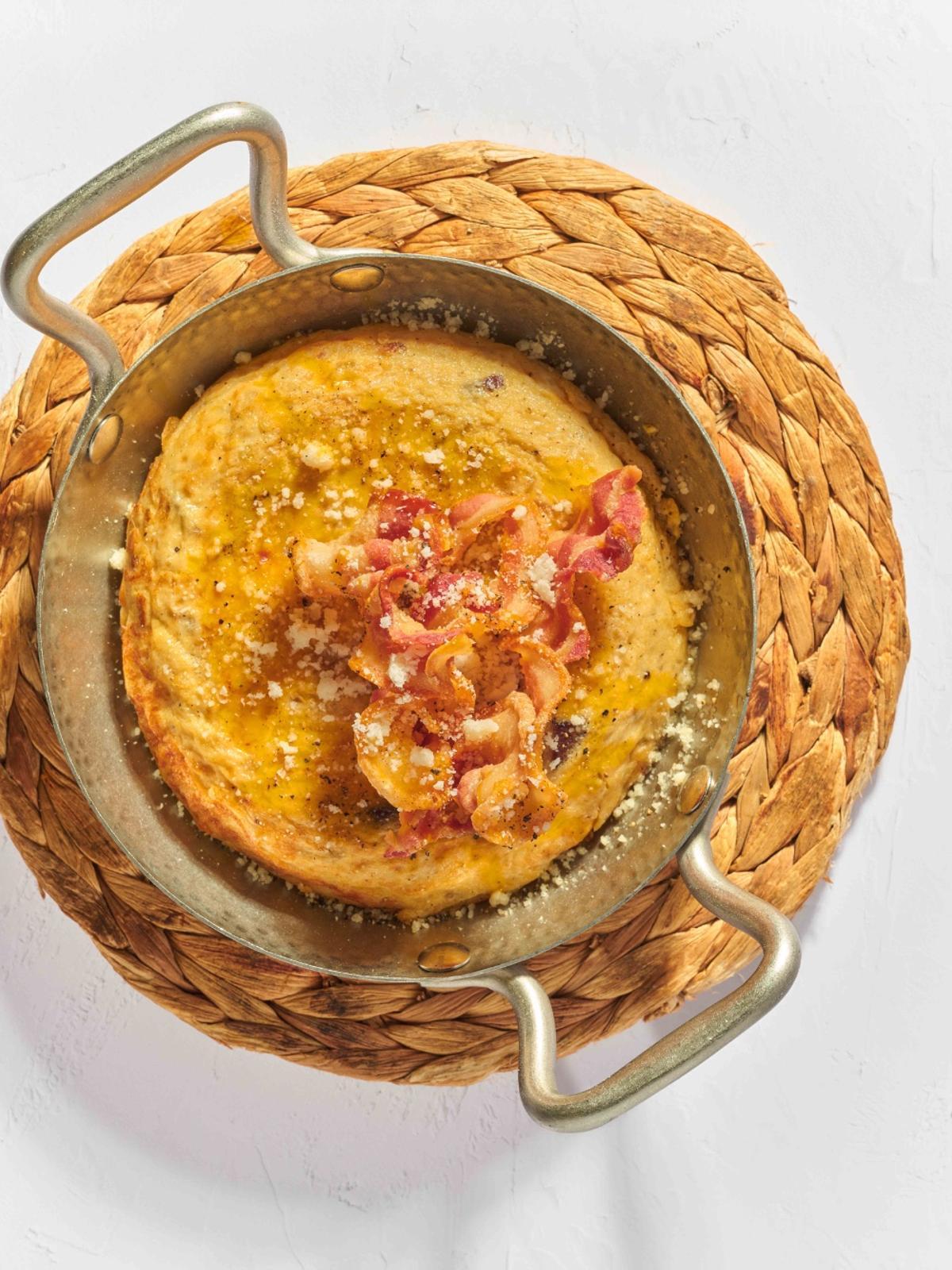 Tortilla de patata alla Carbonara de 'La Famiglia se sienta a la mesa'.