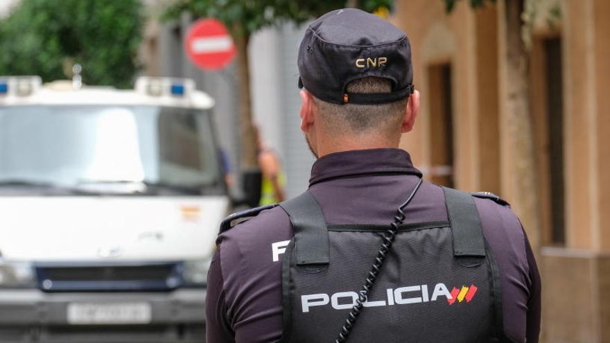 Detenido el atracador de un estanco de Elda al seguir el rastro de un teléfono robado