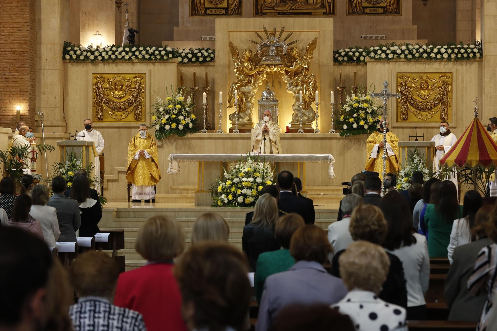 Día de Sant Pasqual en Vila-real, con misa y 'Xulla' en la intimidad