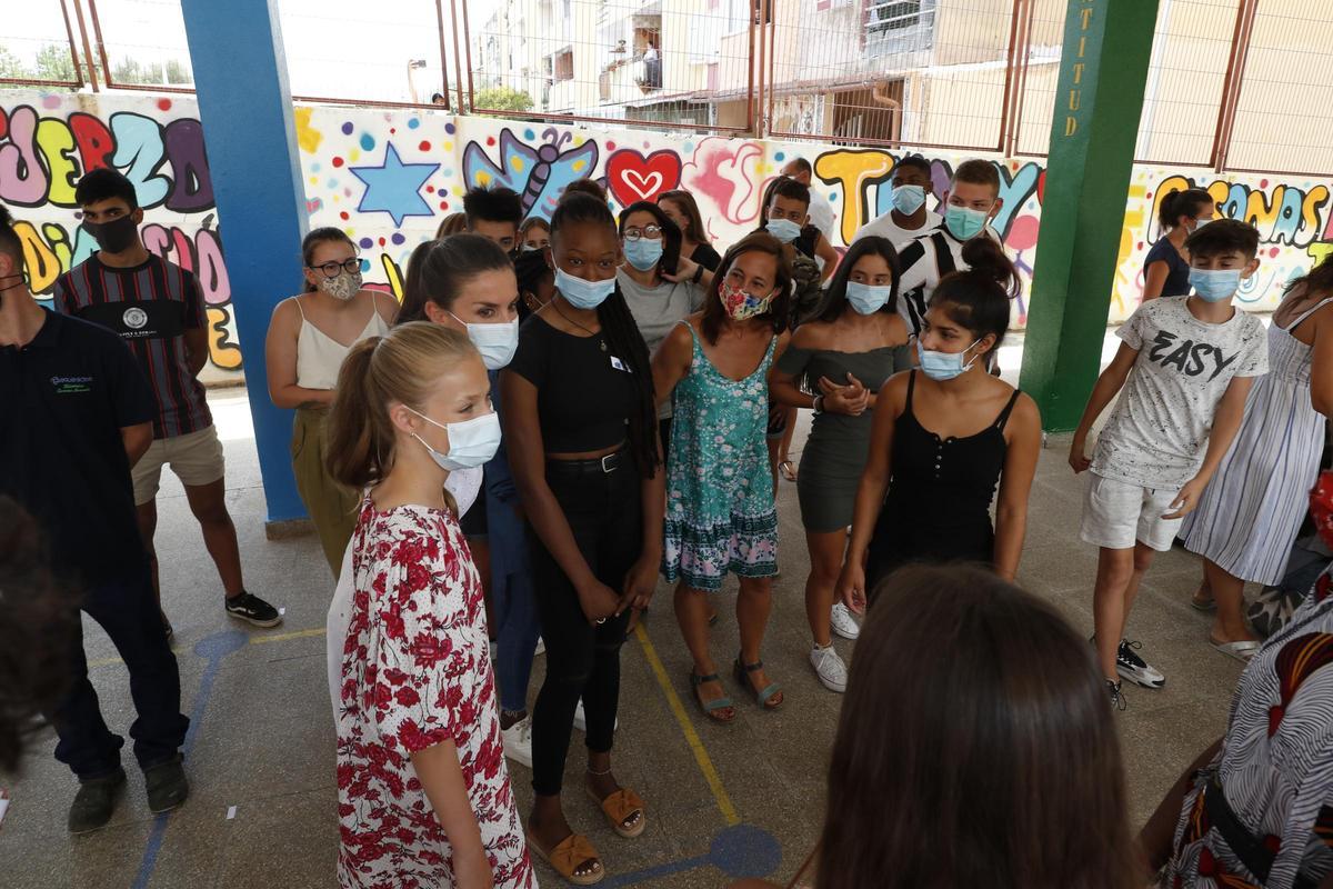 Visita al centro socioeducativo Naüm Hermanas de la Caridad San Vicente de Paúl, en el Casal de Barrio Son Roca, en Palma. 11 de agosto del 2020