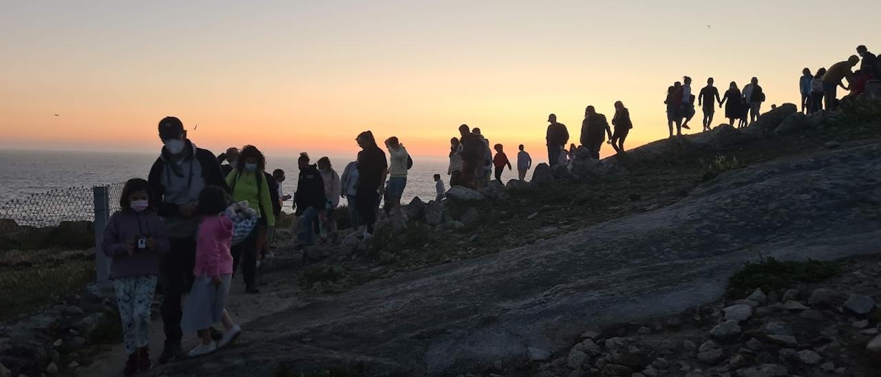 Participantes en una de las sesiones &quot;starlight&quot; de la isla de Sálvora, el verano pasado.