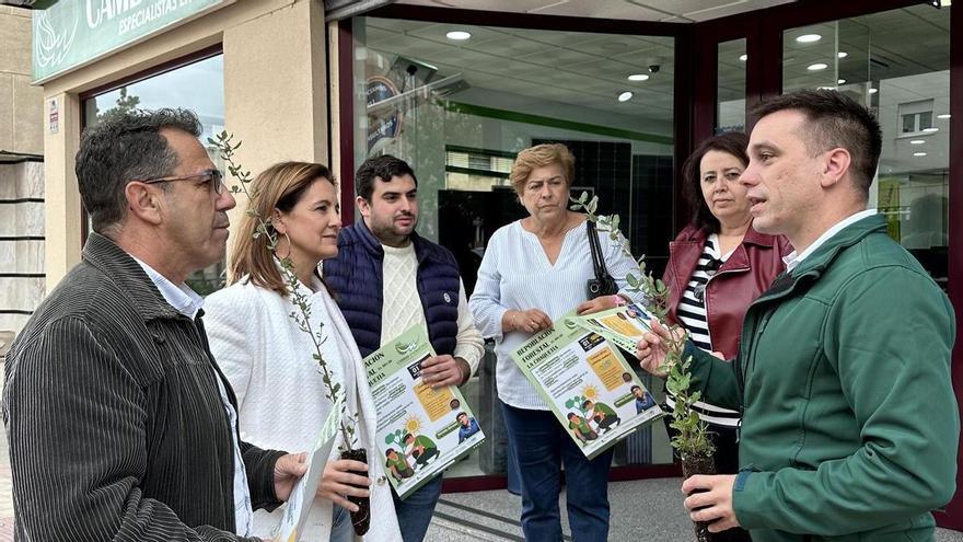 El popular Renato Álvarez participará en la plantación de árboles en la dehesa municipal de Coria