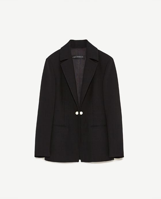Las chaquetas son para la primavera, según Zara