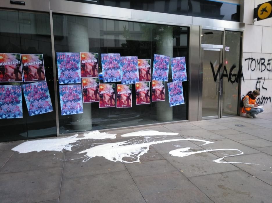 Protesta dels CDR a Girona en el marc de la vaga general