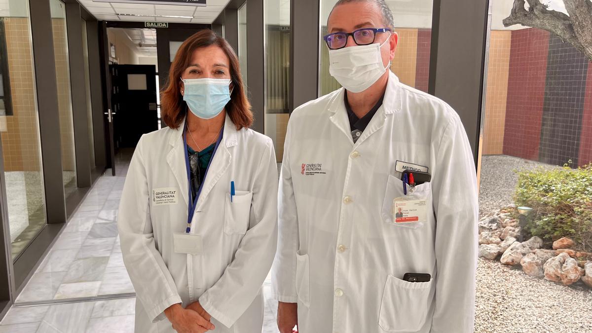 La nueva especialista en Radiología Maria José Fuster y el jefe de Oncología, Juan Carlos Toral