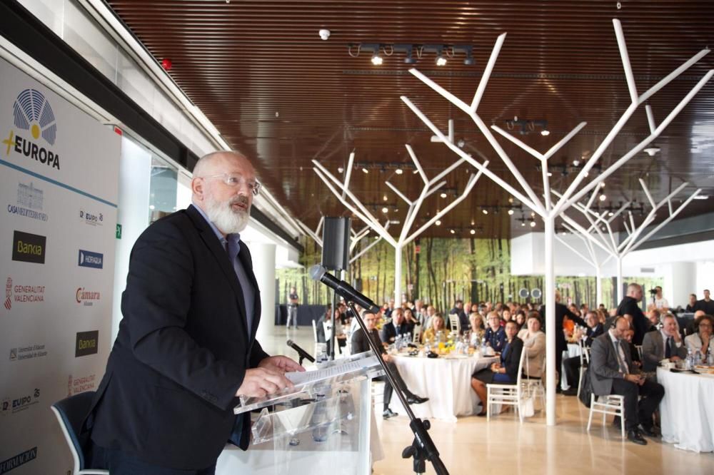 Timmermans: "La Comunidad Valenciana sufre riesgos muy específicos por el cambio climático"