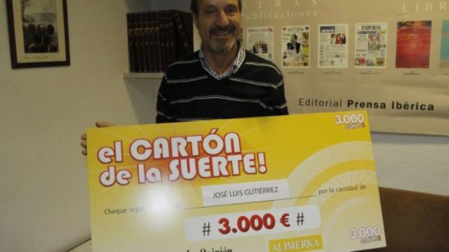 El ganador de los 3.000 euros, José Luis Gutiérrez Carrascal.