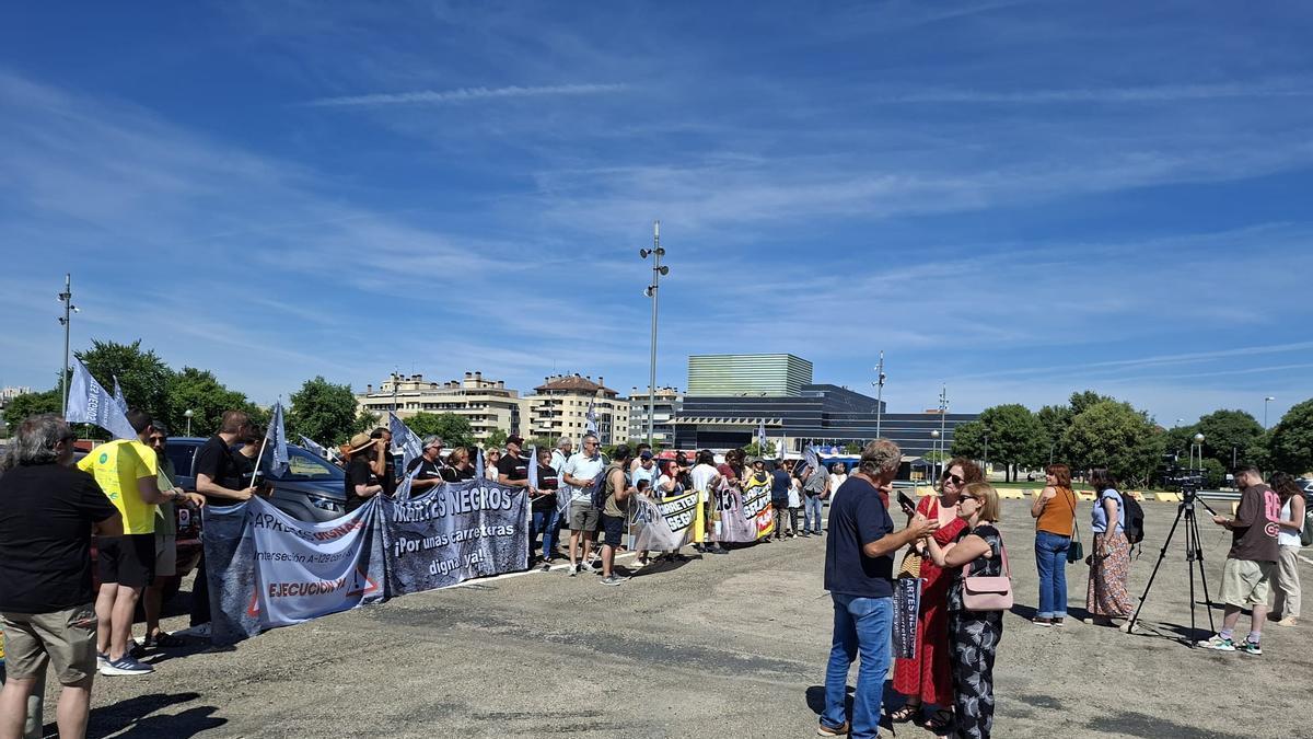 Un instante de la protesta de este sábado en Huesca.