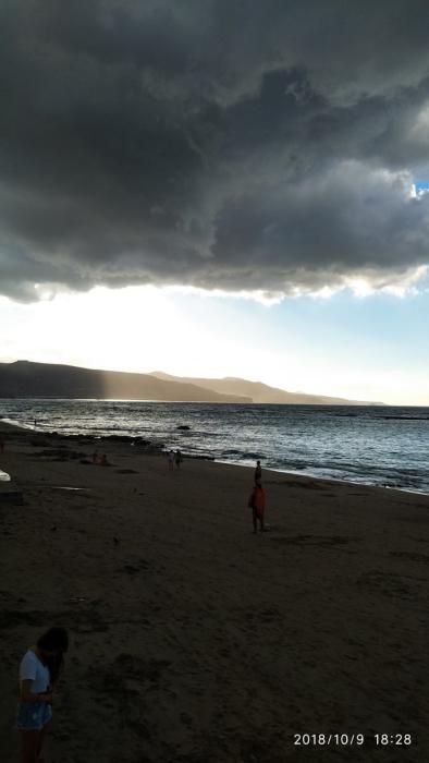 Nubes y viento en Las Canteras (9/10/2018)