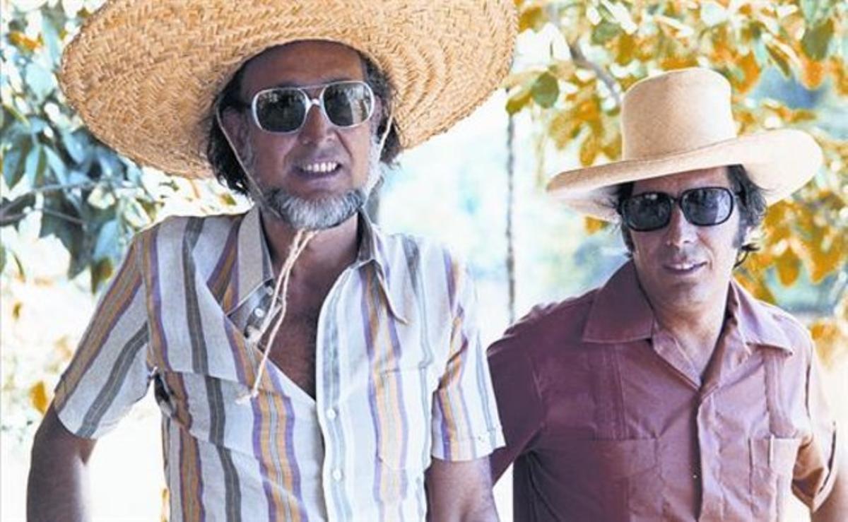 Josep Maria Castellet i Mario Vargas Llosa, durant el seu viatge a l’Amazònia peruana el 1972.