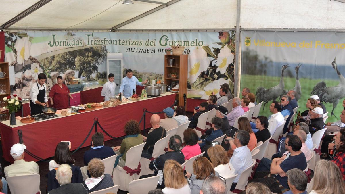 El chef Pepe Valadés prepara platos con el gurumelo como ingrediente clave.