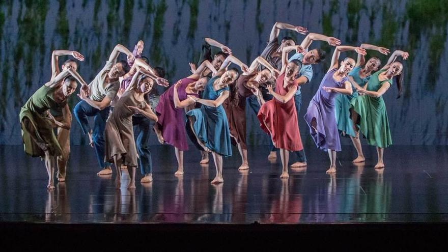 &quot;Cloud Gate Dance Theatre&quot;, la danza de Taiwán brilla en Oviedo