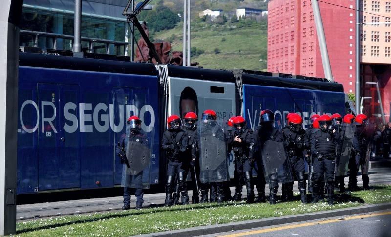 Altercados en Euskadi o tras una concentración contra un acto de Abascal