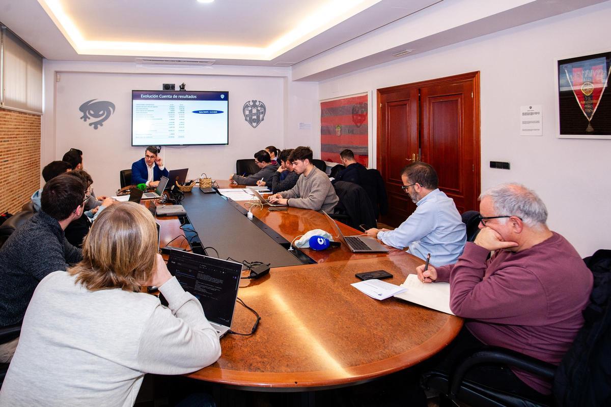 Encuentro de prensa del Levante UD