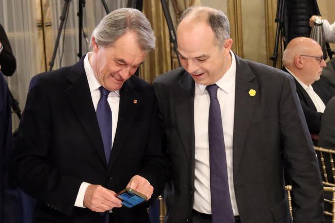 El expresident Artus Mas con el secretario general de Junts, Jordi Turull