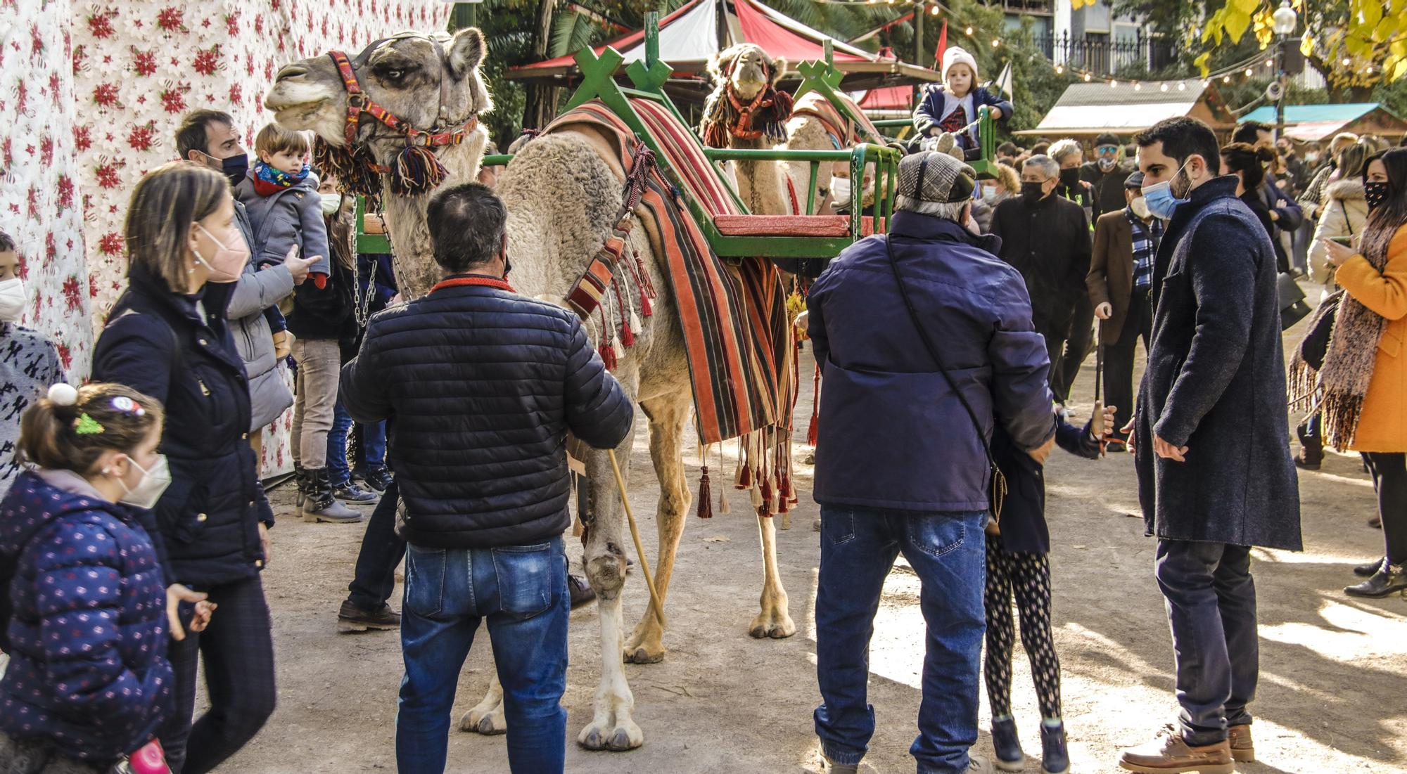 El Mercat de Nadal viste la Glorieta de oferta comercial y ocio