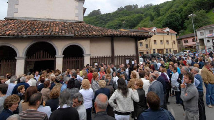 El funeral celebrado en Valdecuna.