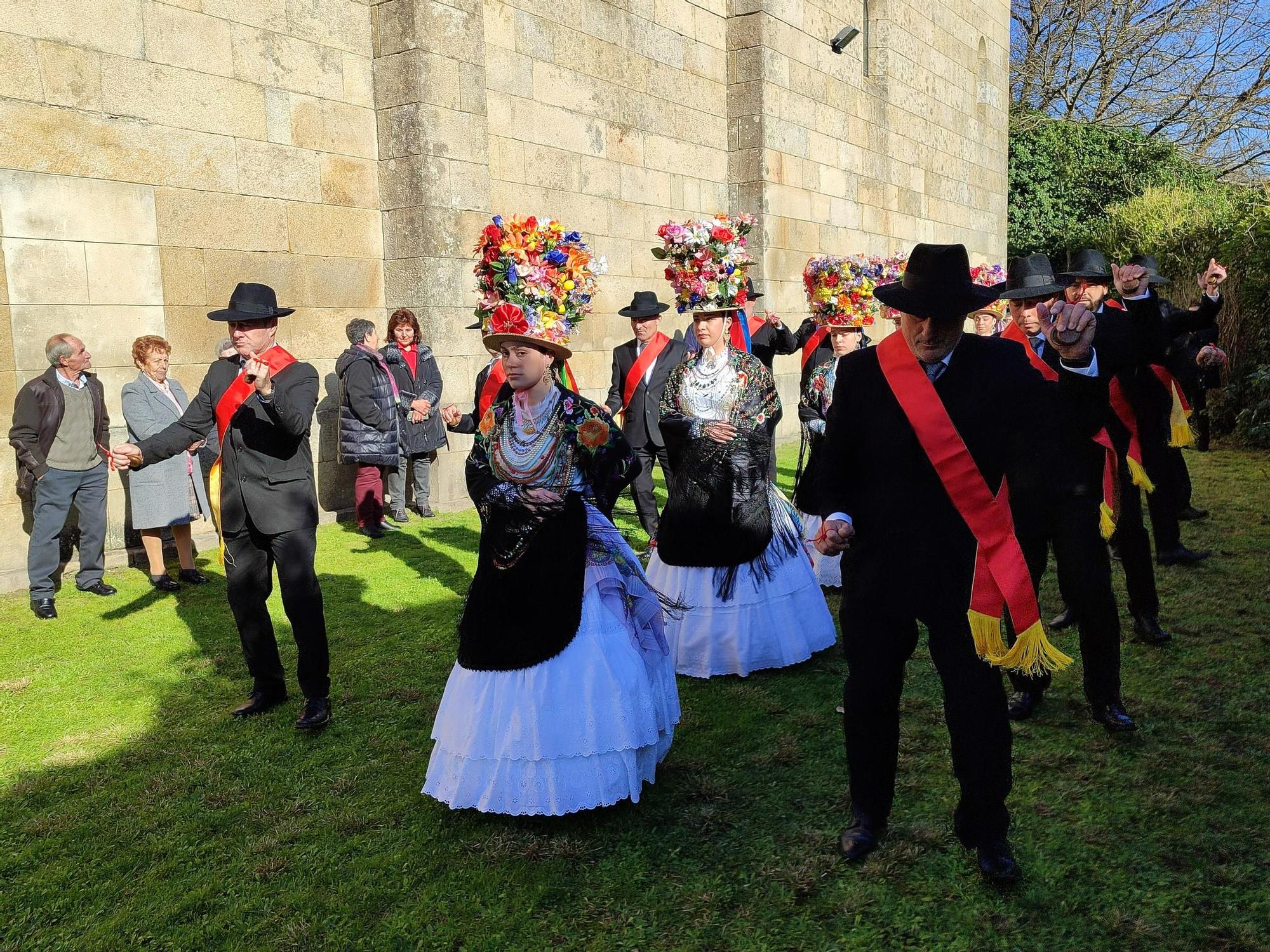 La Danza de las Flores conquista Aldán