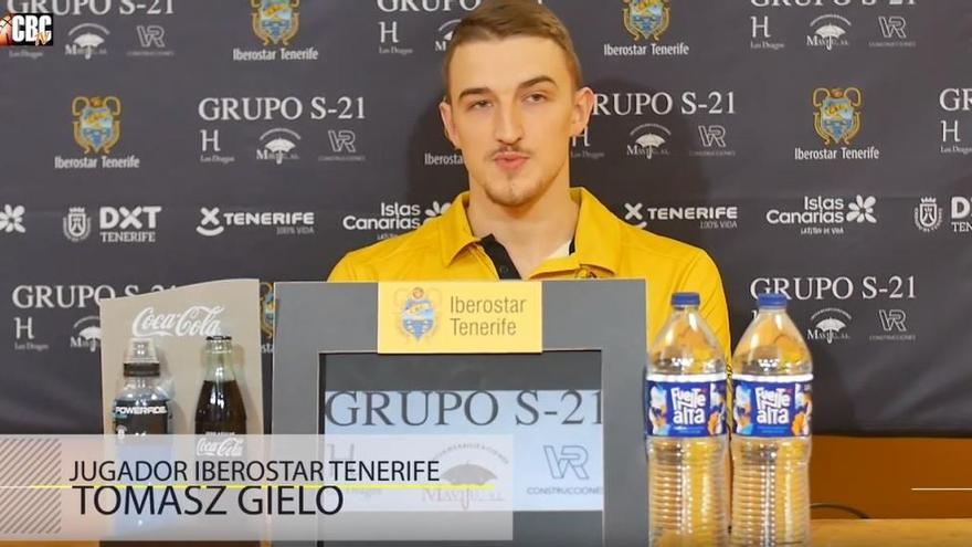 Tomasz Gielo en la rueda de prensa previa al encuentro de este domingo.