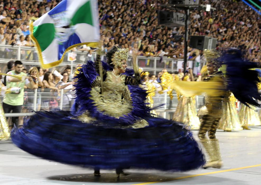 Brasil se sumerge en los carnavales