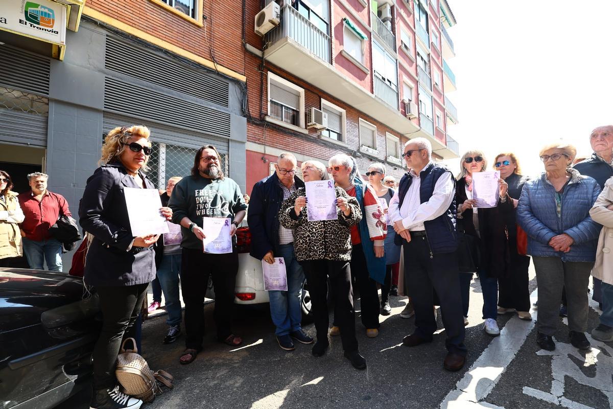 En imágenes I Concentración de los vecinos de Las Fuentes contra el ...