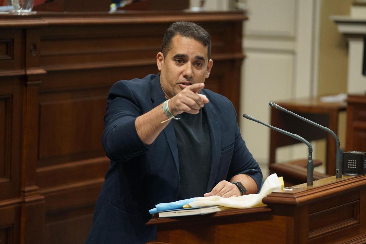 El diputado de NC Yone Caraballo durante una intervención.