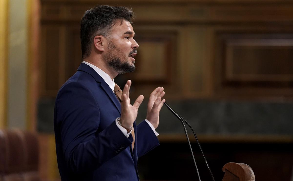 Rufián lamenta que Tamames prefiera una España facha a roja y se alíe con los hijos de quienes le encarcelaron