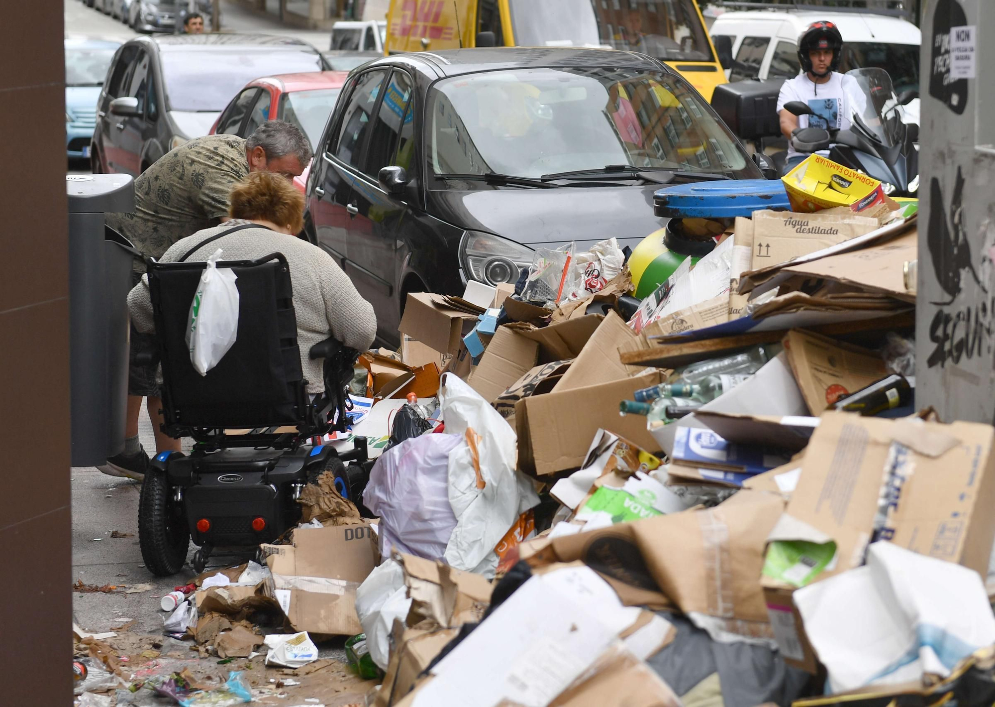 Los trabajadores de la recogida de basura en A Coruña anuncian una huelga indefinida desde el 1 de agosto
