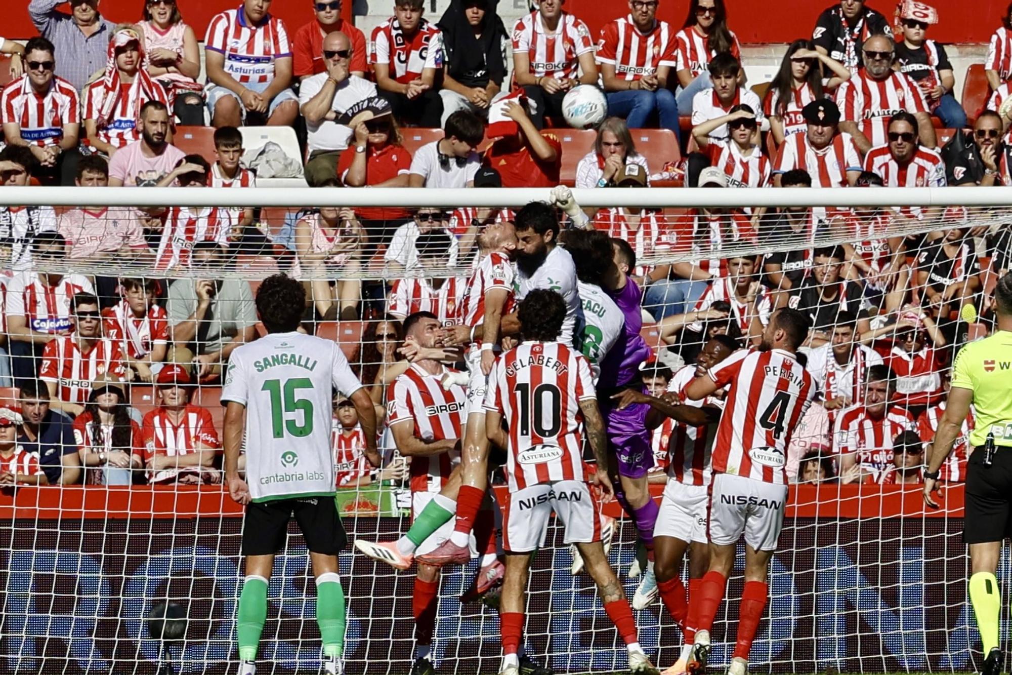 EN IMÁGENES: El partido del Sporting- Racing de Santander en El Molinón
