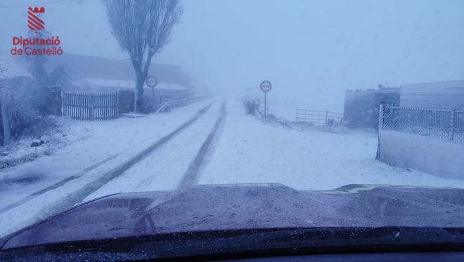 Los Bomberos de la Diputación de Castellón, activos en el temporal de nieve