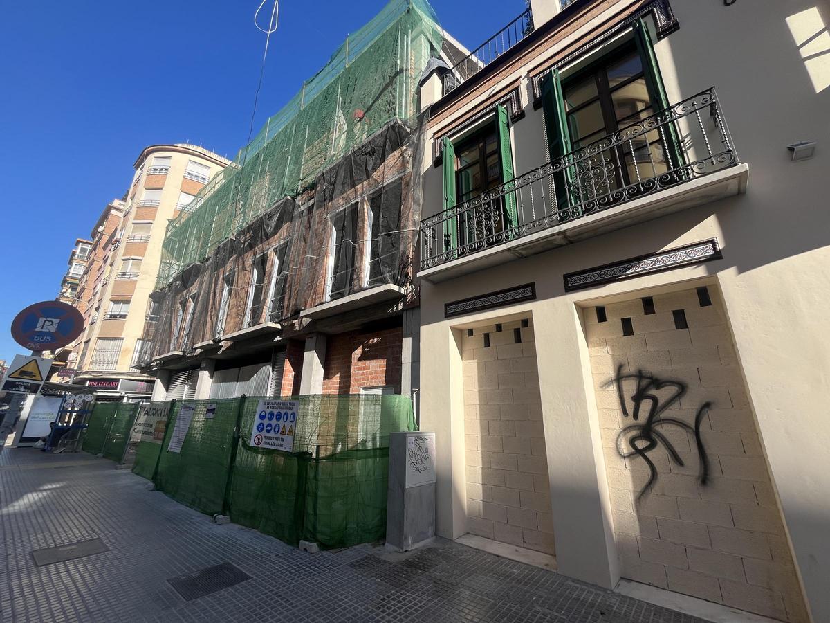Construcción de viviendas anexas al antiguo bar El Racimo.