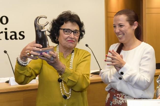 Acto institucional de entrega de los Premios del ...