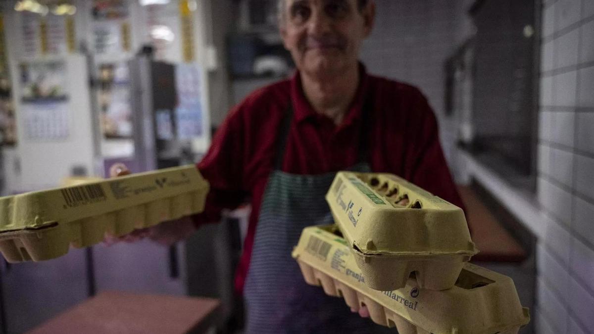Los huevos rompen la barrera con precios al alza en Cáceres