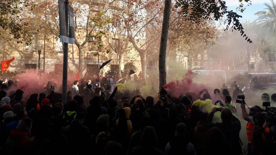 Protestas en las Drassanes de Barcelona.