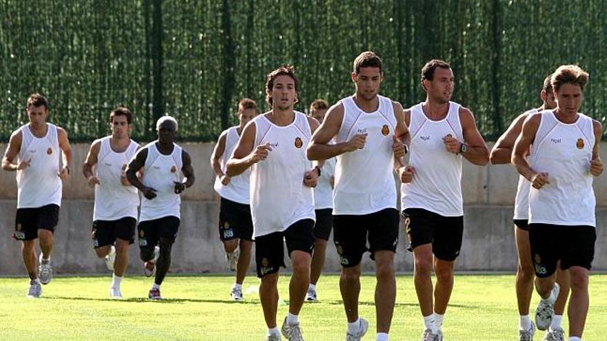 Óscar Díaz, Mario Suárez, Ramis y Dorado durante el entrenamiento de ayer.
