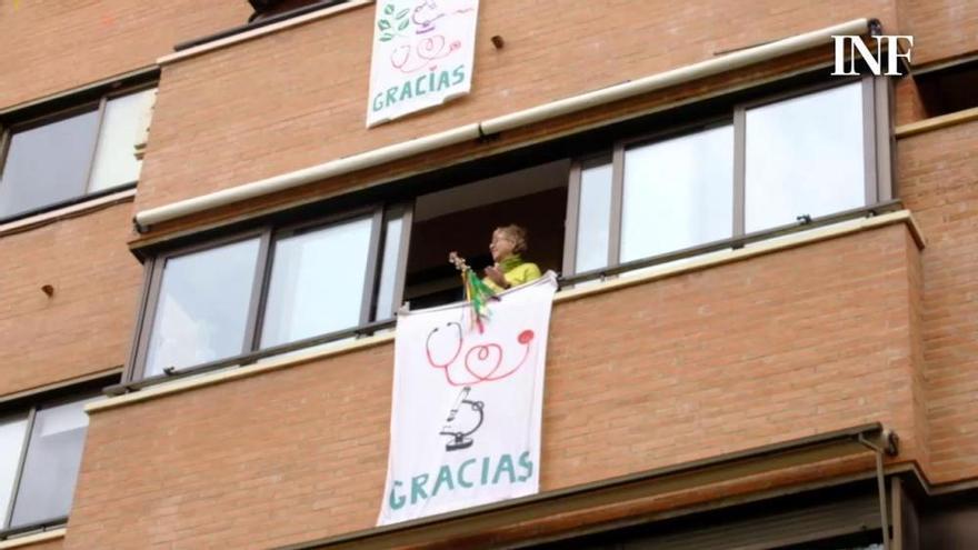 El pasodoble Idella suena en los balcones de Elda para hacer frente al coronavirus