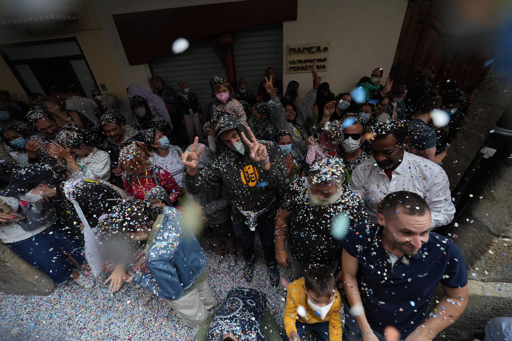 Búscate en el desfile de carrozas y disfraces de l'Anunci de Morella