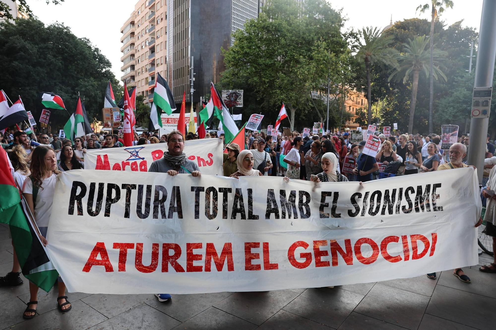 Multitudinaria manifestación por Palestina en Palma